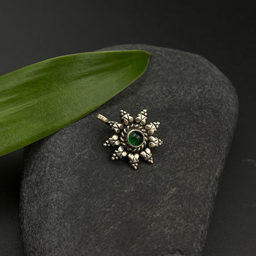 Bloomed Green Flower Clip-On